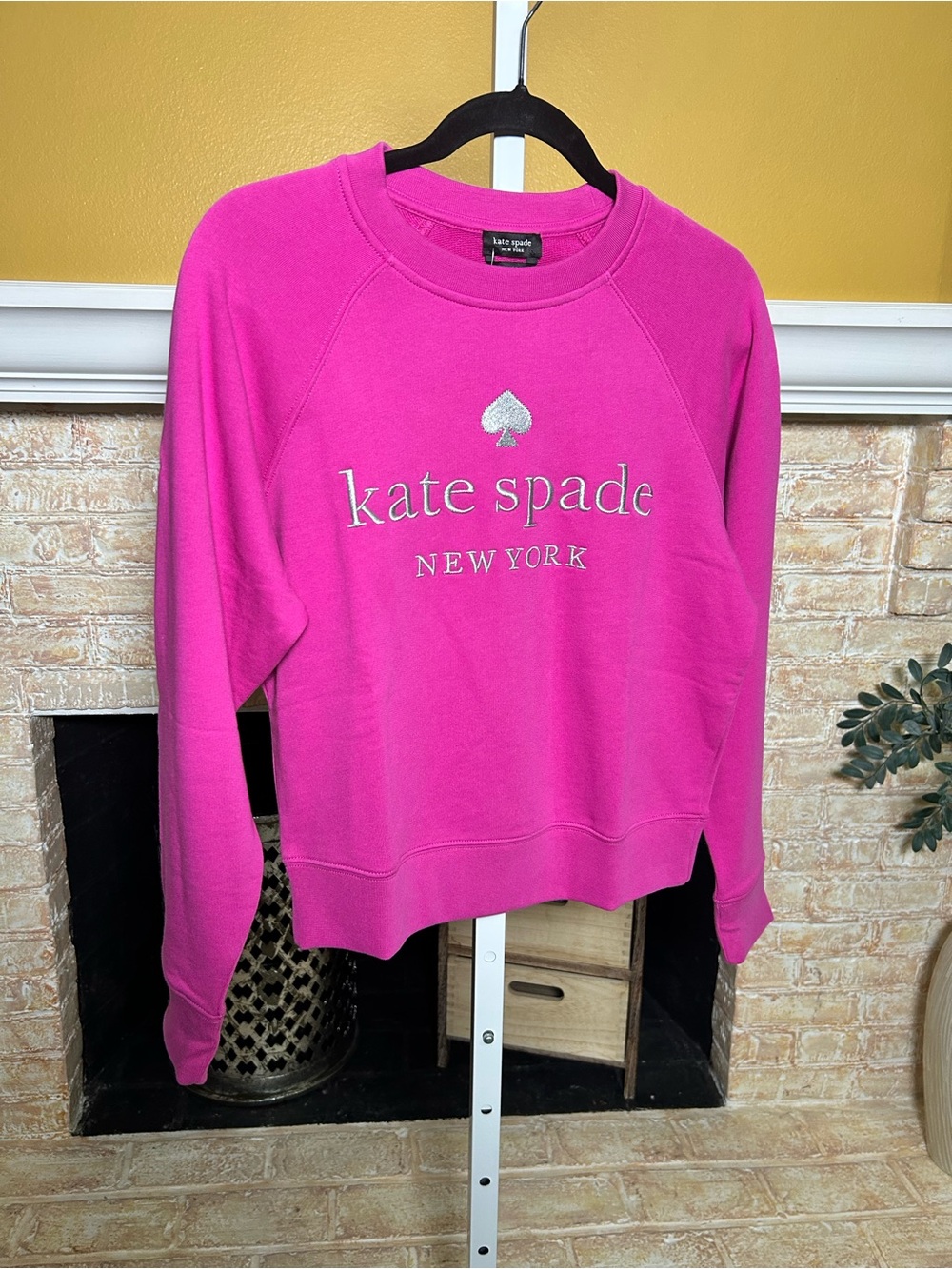 Kate Spade New York Embroidered Logo Magenta Lipstick Sweatshirt NWT - Picture 3 of 6